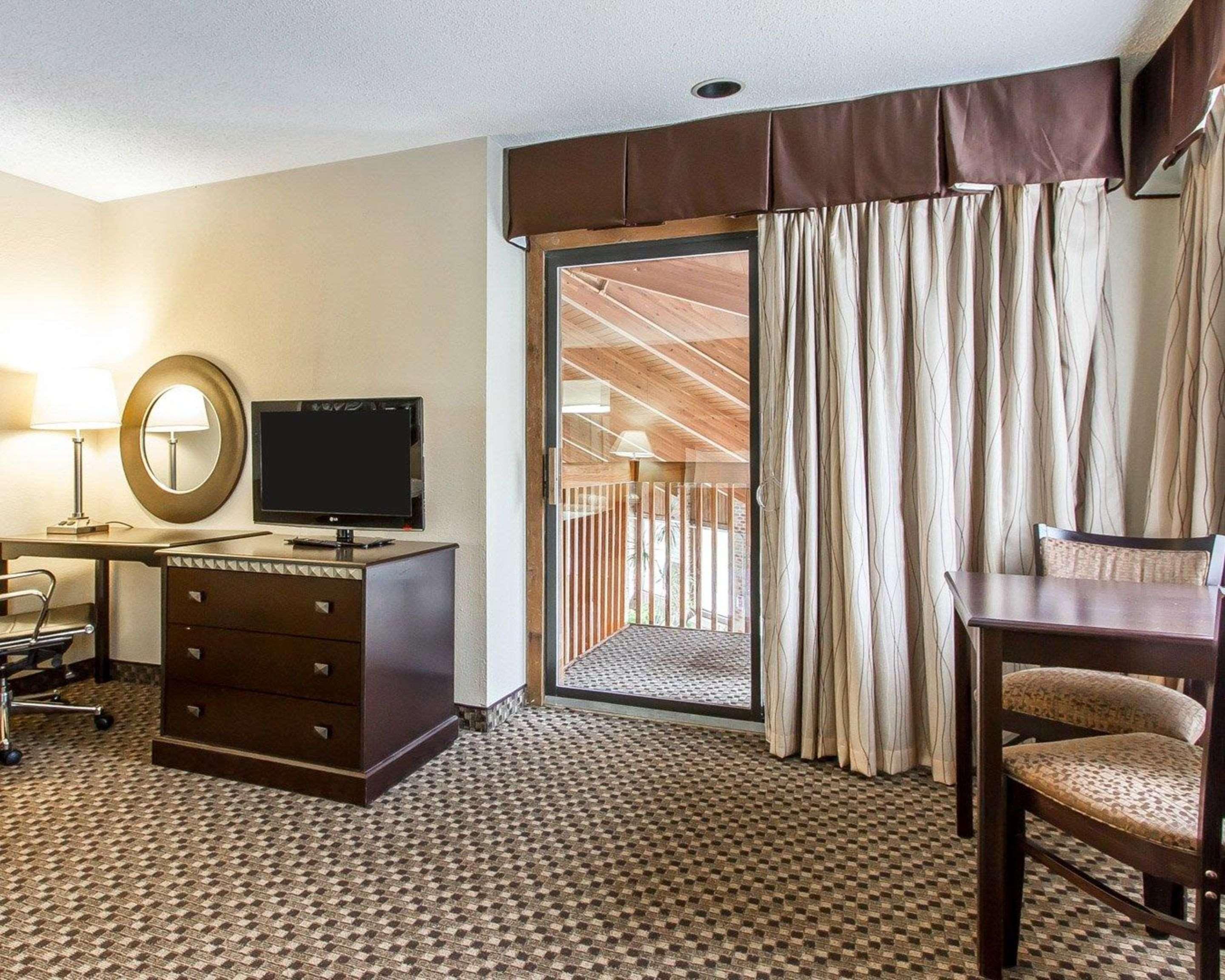 Quality Inn Macomb Near University Area Esterno foto