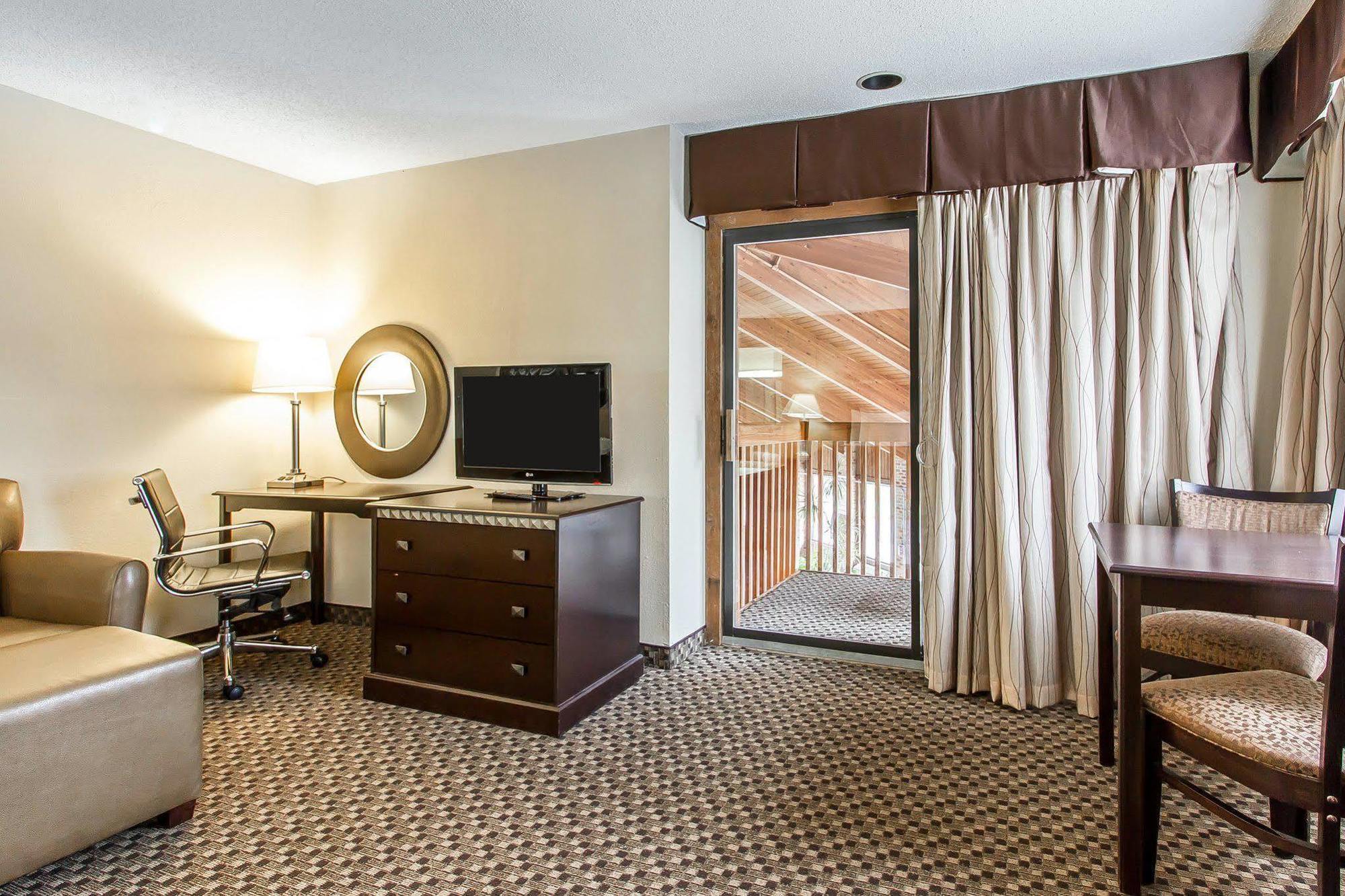 Quality Inn Macomb Near University Area Esterno foto