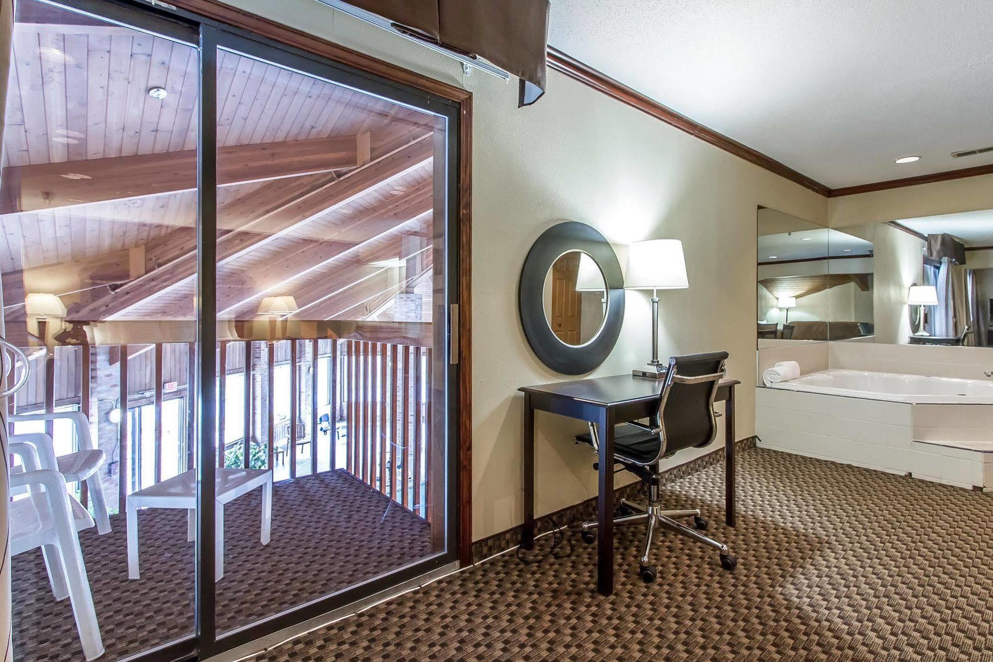 Quality Inn Macomb Near University Area Esterno foto